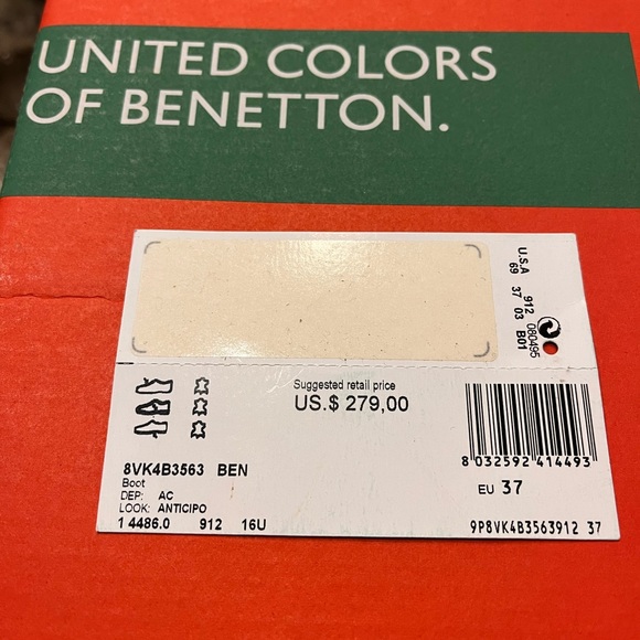 Tan suede slouchy boots. United Colors of Benetton. Slightly worn. Size 7. - Picture 4 of 7